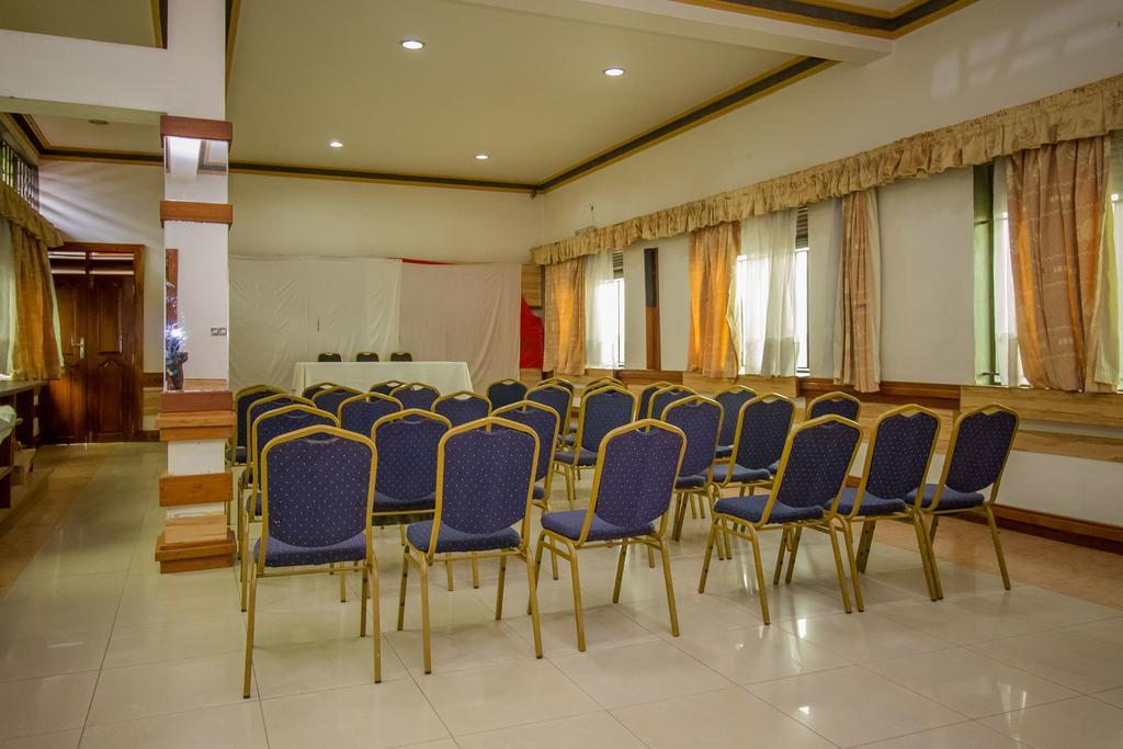 Grand Holiday International Hotel Mbarara Ngoại thất bức ảnh