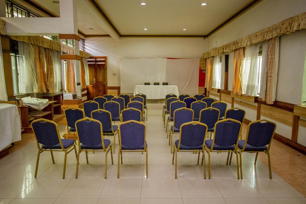 Grand Holiday International Hotel Mbarara Ngoại thất bức ảnh